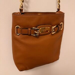 “Michael Kors” Hamilton Crossbody/Shoulder Small Tan Bag- NWOT w/ COA